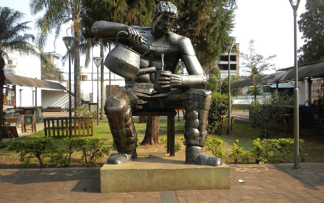 Esculturas y monumentos por la Yerba Mate