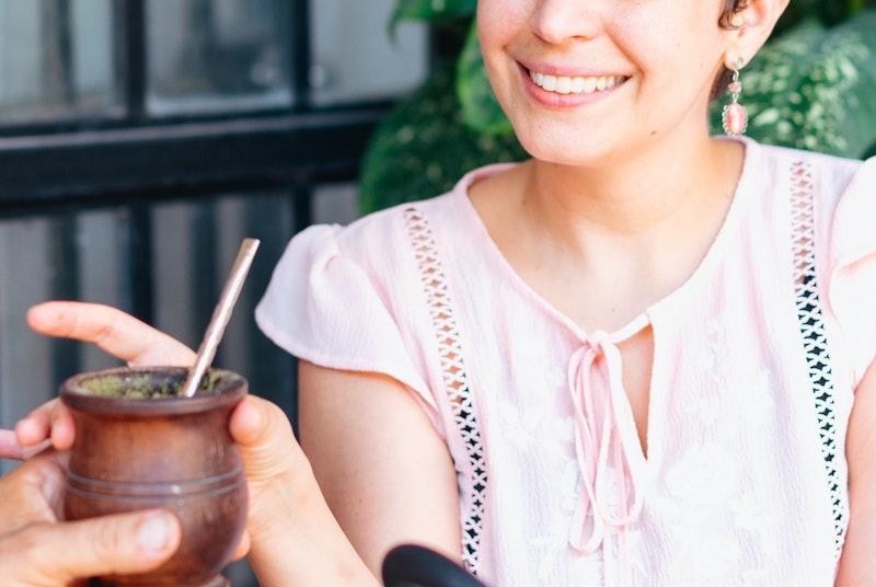 Salud dental y antimicrobios: beneficios de ingerir yerba mate
